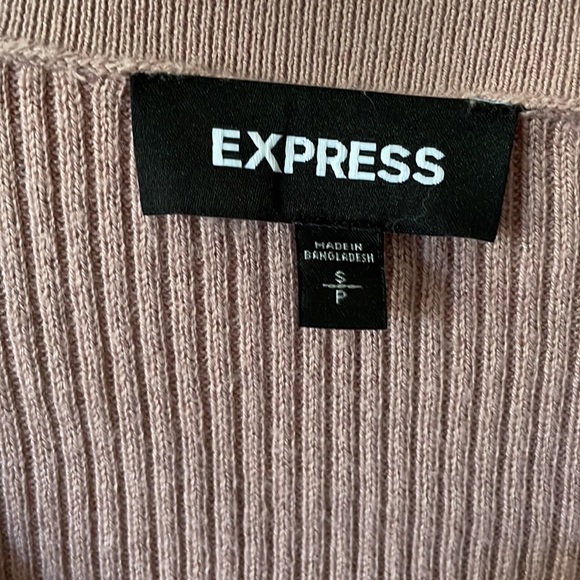 Express Fitted Top - Picture 2 of 5